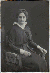  Portret van Catharina Jacoba de Lange ( 1872-1947), echtgenote van Adriaan Jan Cornelis MG (1862-1939)